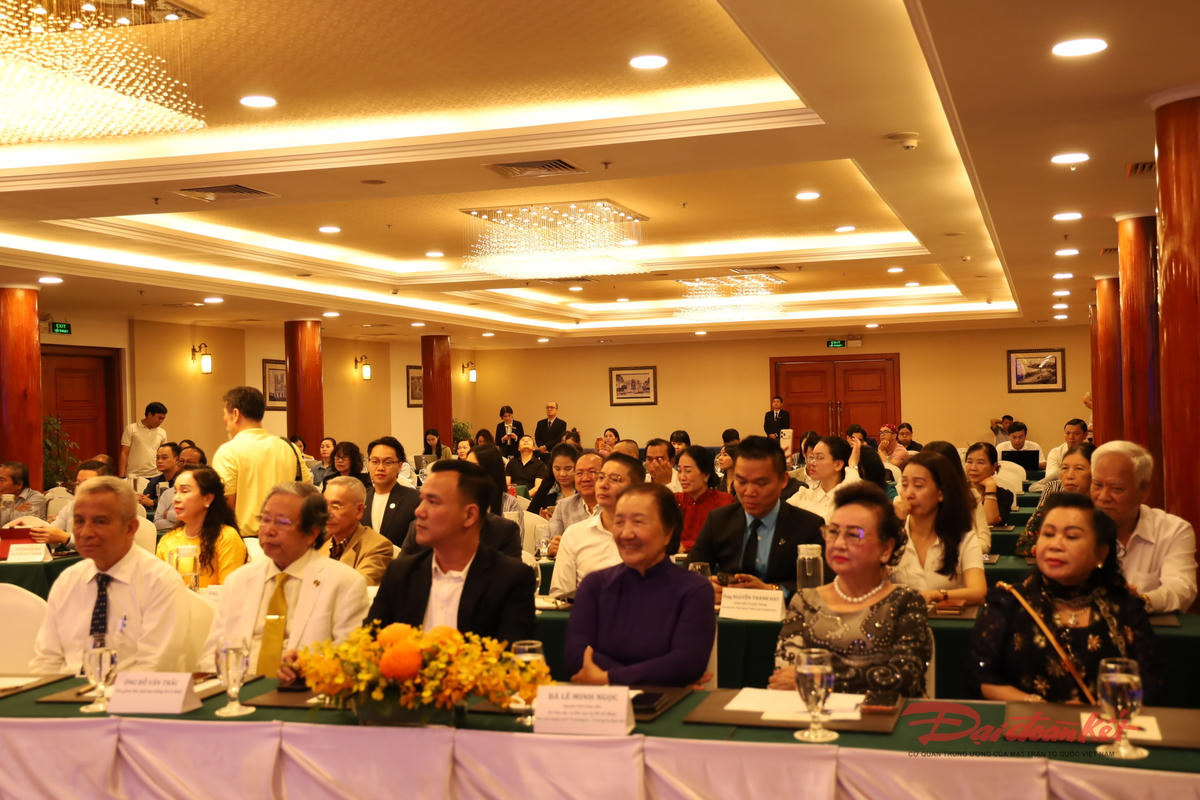 Các đại biểu tham dự chương trình họp báo. Ảnh: Hồng Phúc.