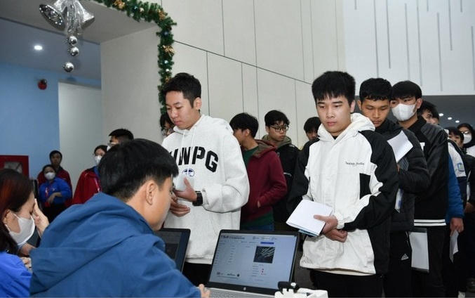 Thí sinh dự thi đánh giá tư duy của Đại học Bách khoa Hà Nội. Ảnh: HUST