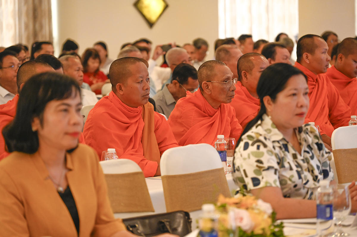 Đại biểu tham dự hội nghị. Ảnh Nguyễn Minh.