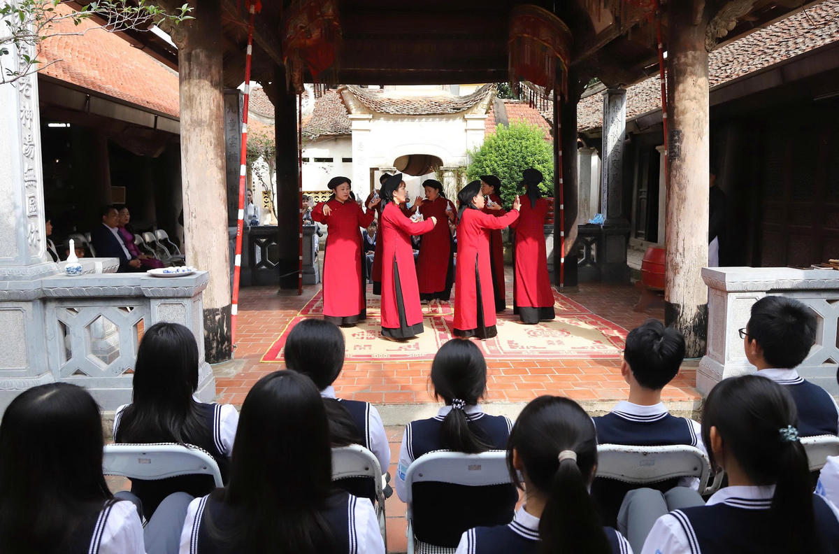 Đất Tổ nâng tầm giáo dục di sản