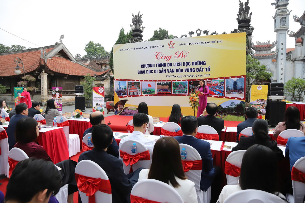 Lễ công bố chương trình "Du lịch học đường - Giáo dục Di sản văn hóa vùng Đất Tổ". Ảnh CTV