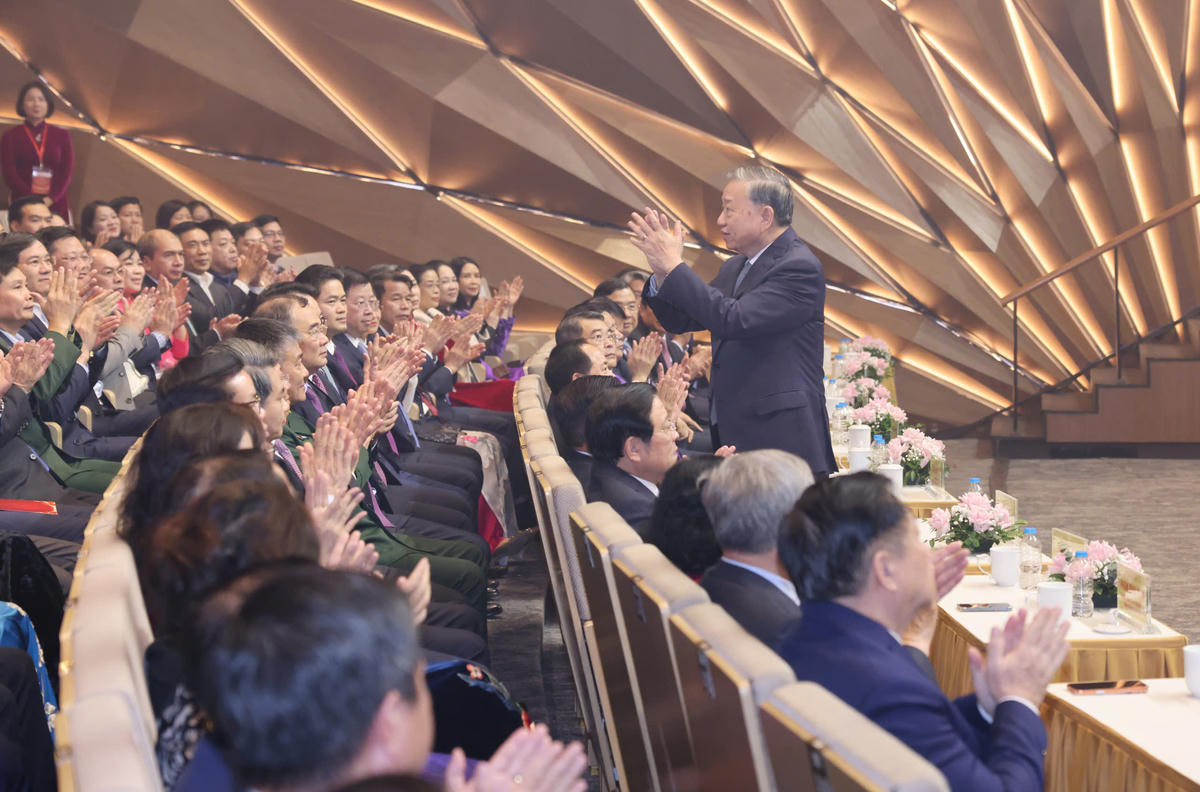 Tổng Bí thư Tô Lâm dự Chương trình "Hồ Chí Minh - Hành trình khát vọng 2025". Ảnh: Như Ý