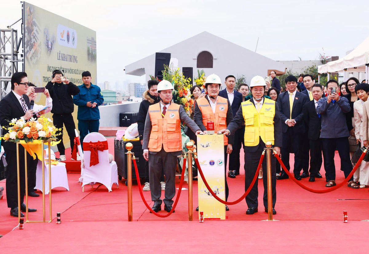 Thiết bị bay không người lái được sử dụng trong vận chuyển mẫu bệnh phẩm, thuốc và vật tư y tế.