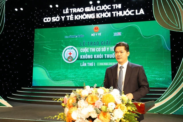 Thứ trưởng Thường trực Bộ Y tế Vũ Mạnh Hà phát biểu tại Lễ trao giải Cuộc thi "Cơ sở y tế không khói thuốc lá" lần thứ I.