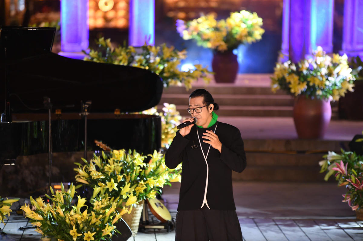 Những tiết mục âm nhạc đặc sắc trình diễn tại không gian Hồ Văn. Ảnh: Phạm Sỹ.