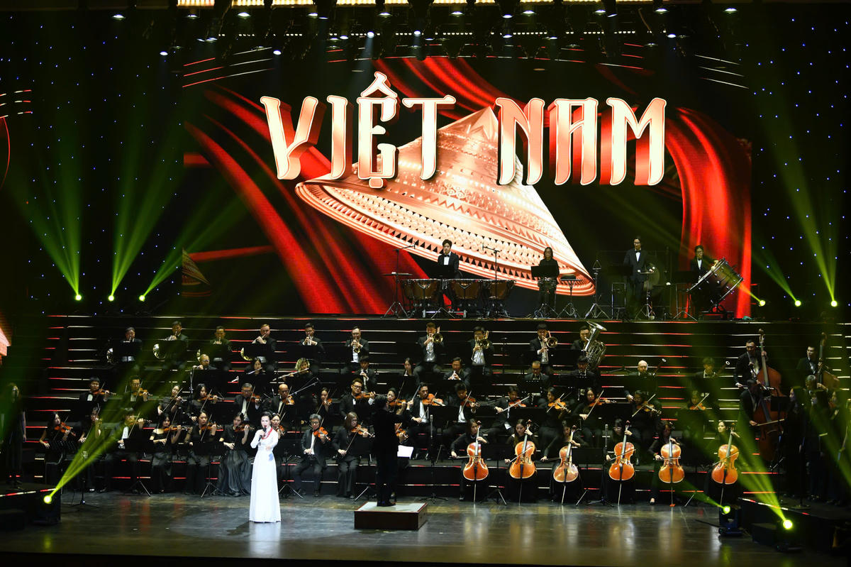 Tiết mục văn nghệ tại Chương trình. Ảnh: Như Ý