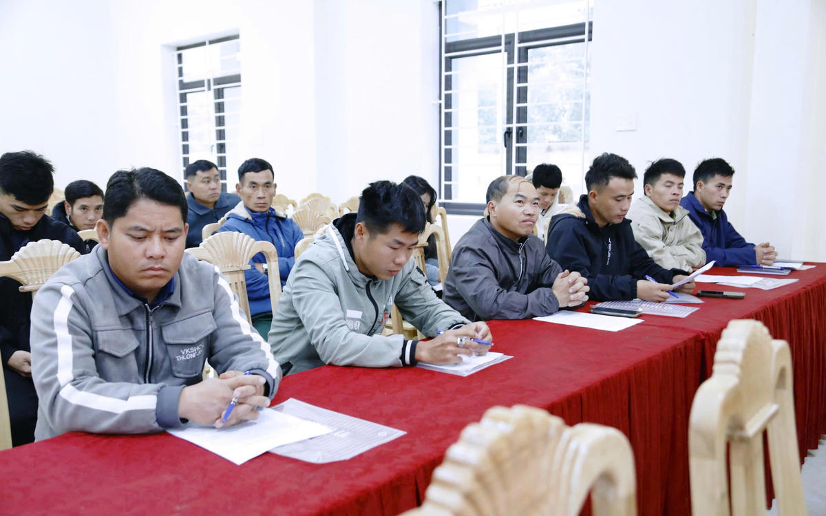 Người dân xã Trung Lý hiểu rõ hơn về hệ lụy của tảo hôn và hôn nhân cận huyết thống sau các buổi tập huấn. Ảnh: Đình Minh