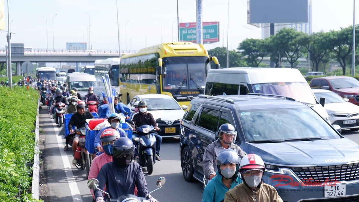 Tình trạng kẹt xe tại trung tâm đô thị đã trở thành câu chuyện "biết rồi, khổ lắm, nói mãi" tại TP Hồ Chí Minh trong nhiều năm qua. Ảnh: Báo Đại đoàn kết.