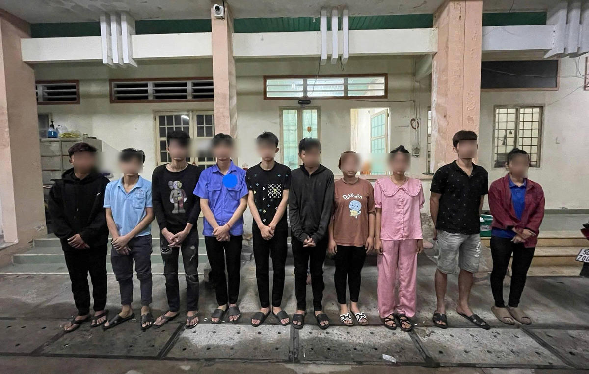 Nhóm đối tượng bị Công an mời làm việc. Ảnh: CACC.