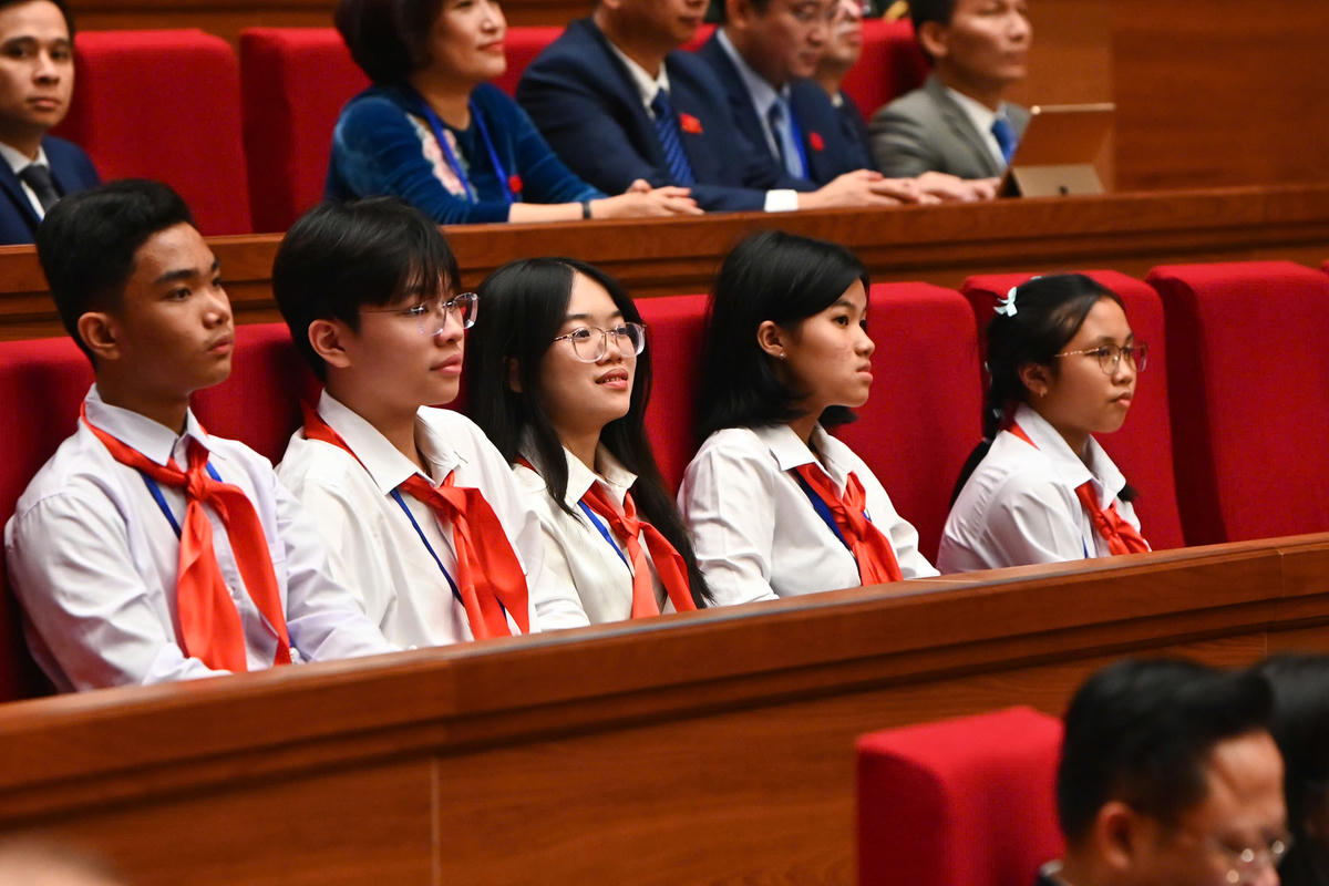 Các đại biểu dự phiên trù bị.