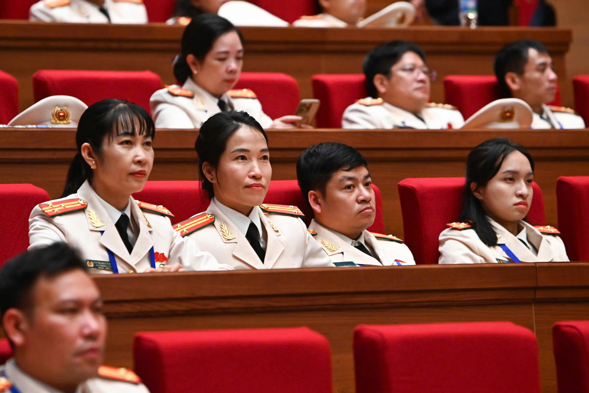 Các đại biểu dự phiên trù bị.