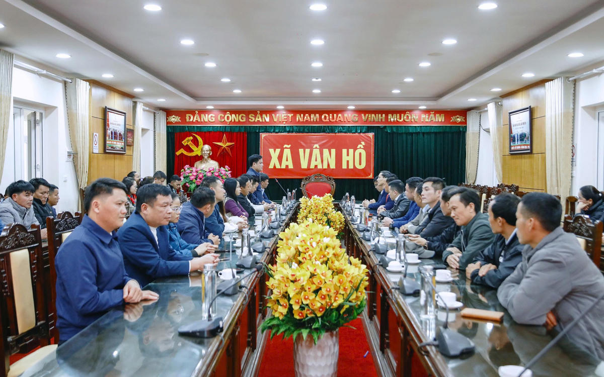 Đoàn công tác của xã Trung Lý học tập kinh nghiệm phòng, chống tảo hôn tại xã Vân Hồ, tỉnh Sơn La. Ảnh: Hoàng Anh