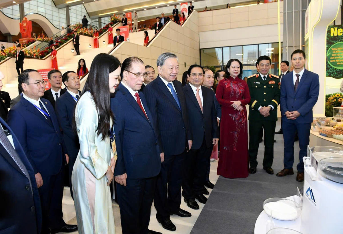 Tổng Bí thư Tô Lâm, Thủ tướng Chính phủ Phạm Minh Chính cùng nhiều đồng chí lãnh đạo Đảng, Nhà nước đã tới thăm gian trưng bày của Masan High-Tech Materials