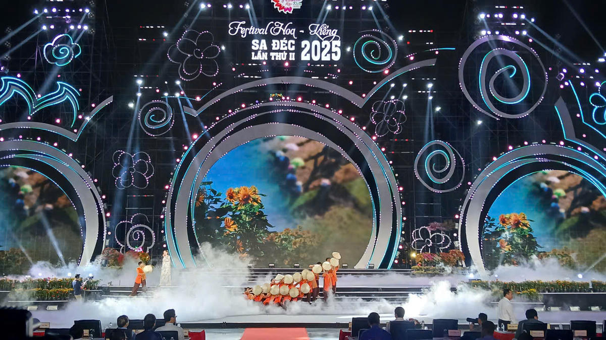 Quang cảnh khai mạc Festival Hoa – Kiểng Sa Đéc lần thứ II. Ảnh Trung Ngãi