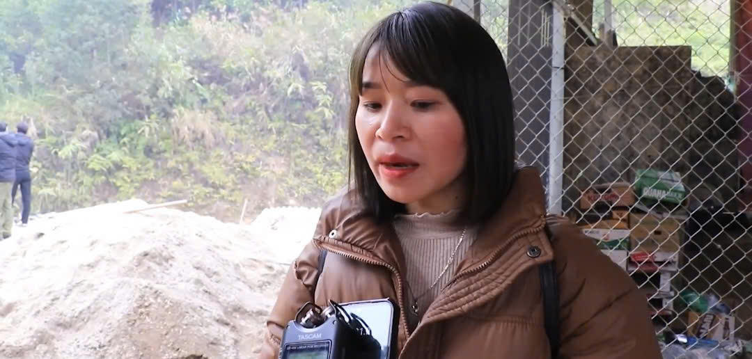  Phó Hiệu trưởng Trường Mầm non Họa Mi Tòng Thị Vân chia sẻ với phóng viên. Ảnh: Tuấn Trung.