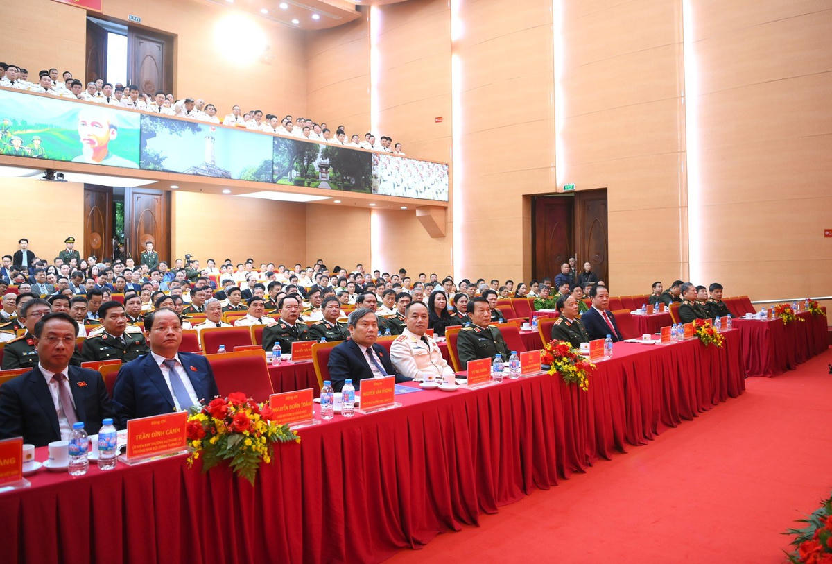 Các đại biểu tham dự Lễ mừng công.