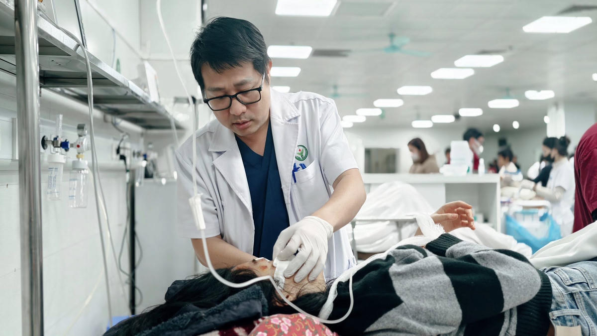 BN H.N.A (24 tuổi, Hà Nội): Theo dõi chấn thương sọ não, chấn thương hàm mặt, chấn thương vai phải, chấn thương cổ chân trái