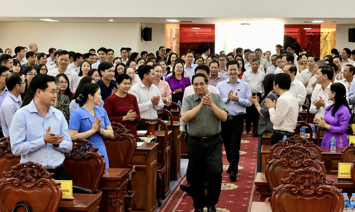 Thủ tướng Chính phủ Phạm Minh Chính tiếp xúc cử tri tại Cần Thơ. (ảnh: Trung Phạm)