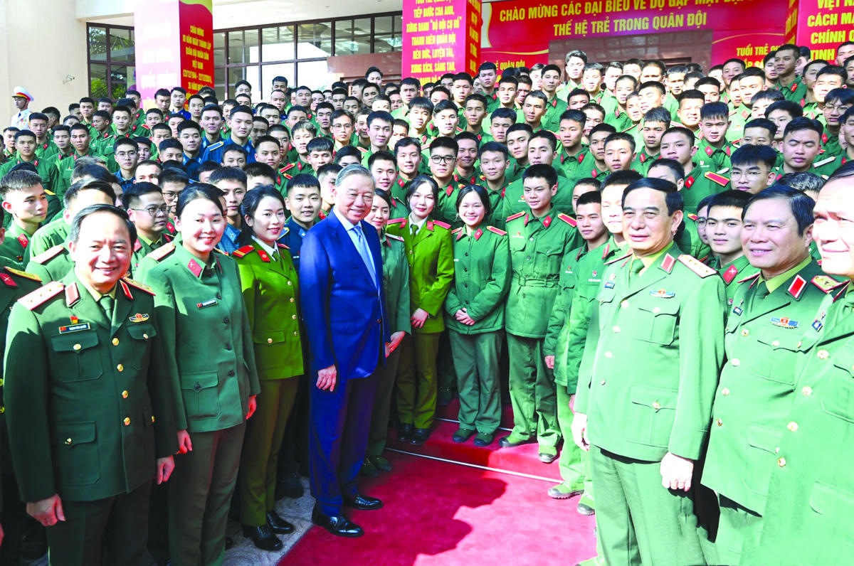Tổng Bí thư Tô Lâm gặp mặt đại biểu thanh niên Quân đội ưu tú, tháng 12/2024. Ảnh: TTXVN.