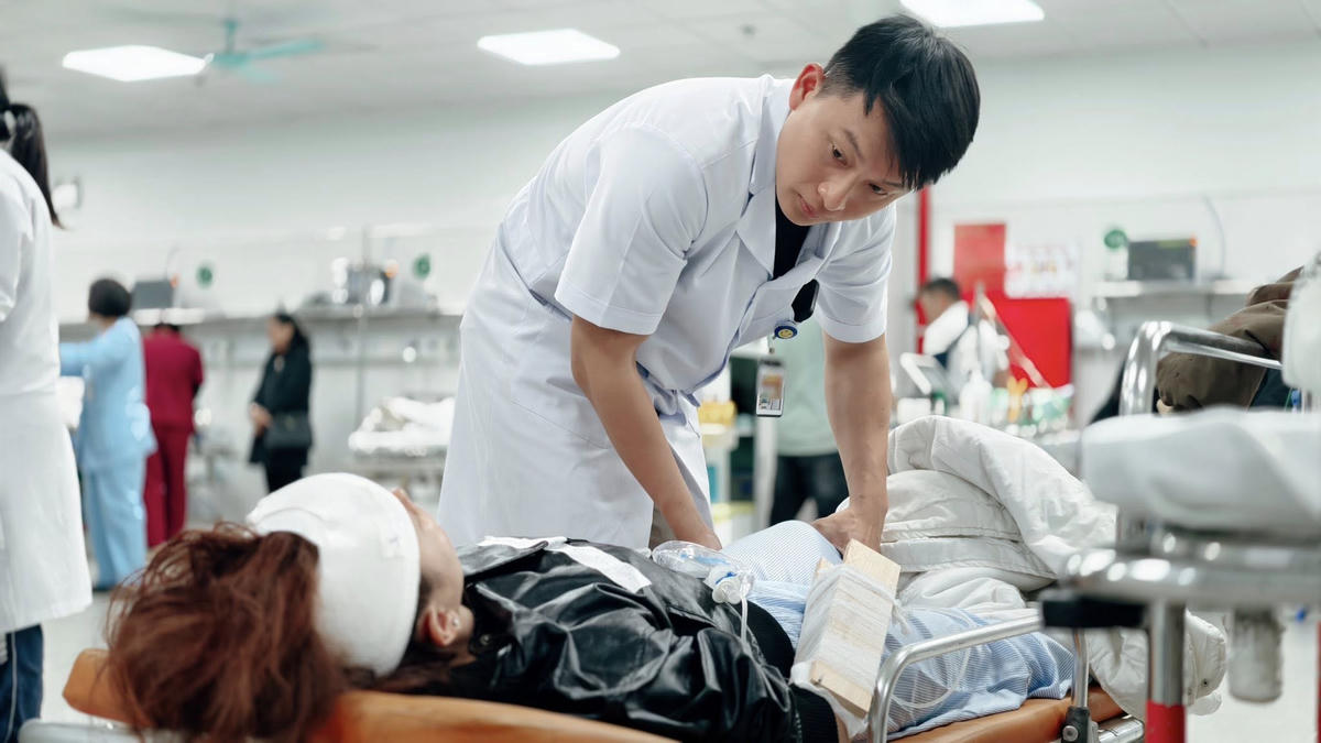 BN N.T.P.K (26 tuổi, Đắk Lắk) Đa chấn thương, chấn thương sọ não, gãy cẳng tay phải, chấn thương khung chậu, chấn thương vai trái