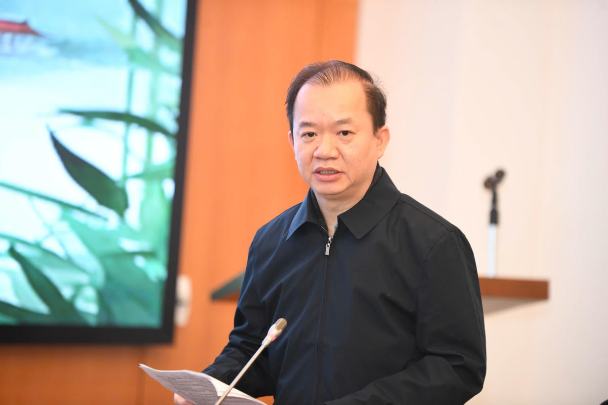 Tại hội thảo, PGS.TS Bùi Hoài Sơn, Ủy viên chuyên trách Ủy ban Văn hóa và Xã hội của Quốc hội cũng đồng tình với ý kiến của GS. TS Lê Hồng Lý về đề xuất Hà Nội cần có một con đường mang tên nhà văn hoá Nguyễn Từ Chi. Ảnh: Phạm Sỹ.