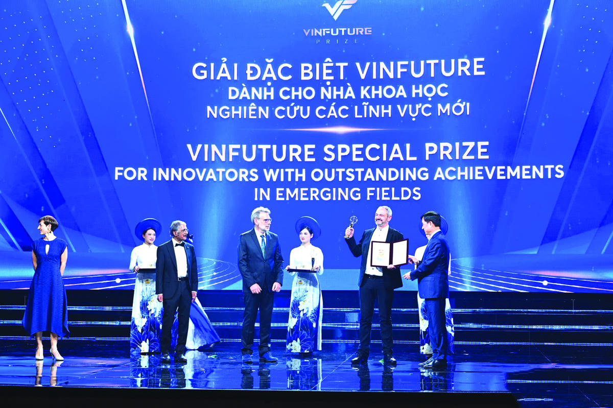 Giải đặc biệt dành cho các nhà khoa học nghiên cứu các lĩnh vực mới.