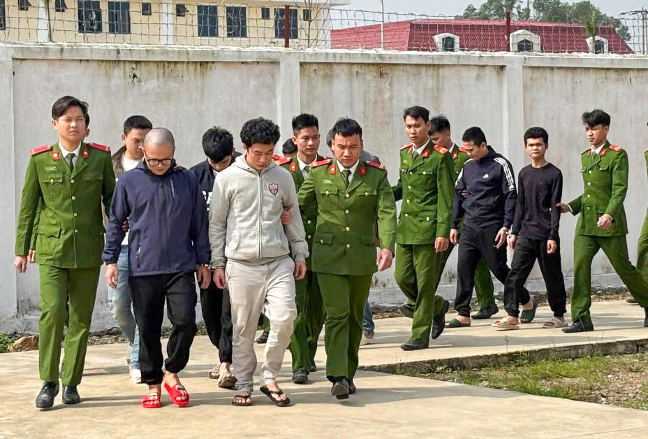 Các đối tượng bị cơ quan điều tra bắt giữ. Ảnh: CAHT