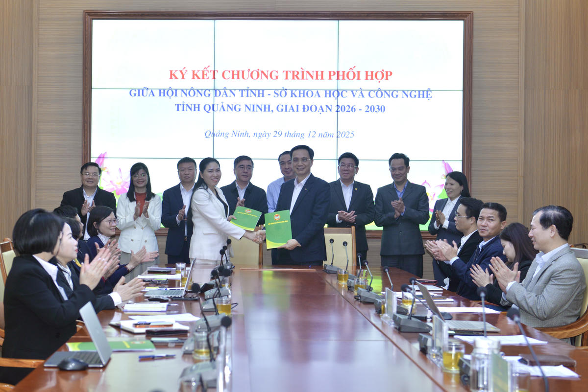 Lãnh đạo Hội Nông dân tỉnh Quảng Ninh và lãnh đạo Sở Khoa học và Công nghệ tỉnh Quảng Ninh ký kết Chương trình phối hợp giai đoạn 2026 – 2030.