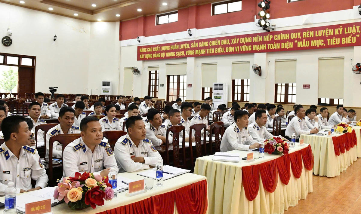 Các đại biểu tham dự lễ phát động. Ảnh: CV.