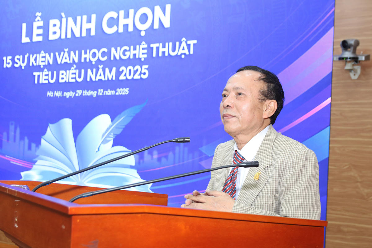 Nhà văn, nhà báo Hoàng Dự, Tổng Biên tập Thời báo Văn học nghệ thuật công bố thể lệ bình chọn 15 sự kiện Văn học nghệ thuật tiêu biểu năm 2025.
