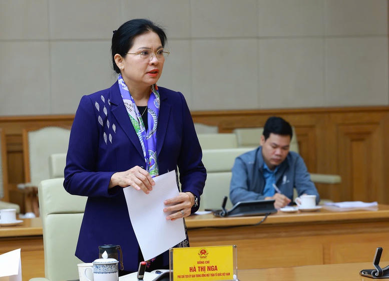 Phó Chủ tịch UBTƯ MTTQ Việt Nam Hà Thị Nga phát biểu. Ảnh: Nhật Bắc