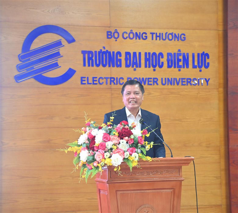 GS. Trần Quốc Tuấn - Giáo sư Đại học Paris-Saclay, Giám đốc Nghiên cứu, chuyên gia quốc tế của Cơ quan Năng lượng Nguyên tử và các Năng lượng Thay thế (CEA), Pháp.