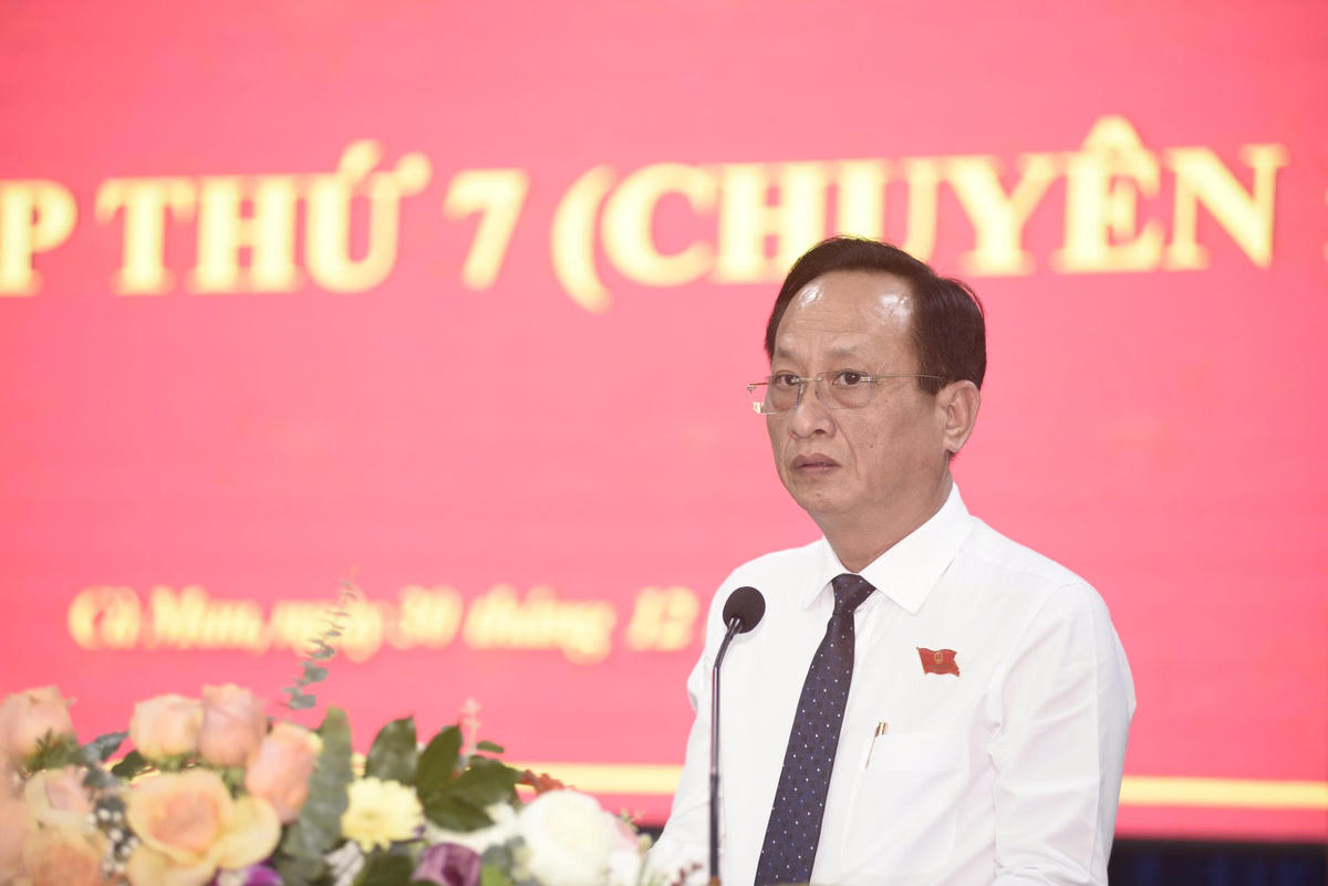 Chủ tịch HĐND tỉnh Cà Mau Phạm Văn Thiều phát biểu bế mạc kỳ họp. Ảnh: Nguyên Du