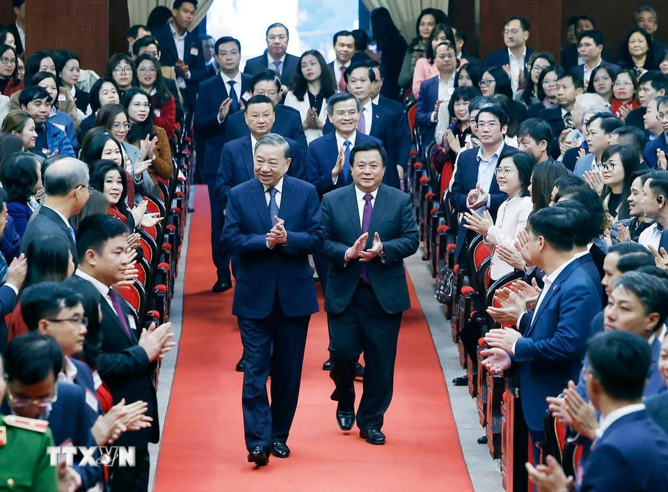 Tổng Bí thư Tô Lâm và các đại biểu đến dự hội nghị. (Ảnh: Thống Nhất/TTXVN)