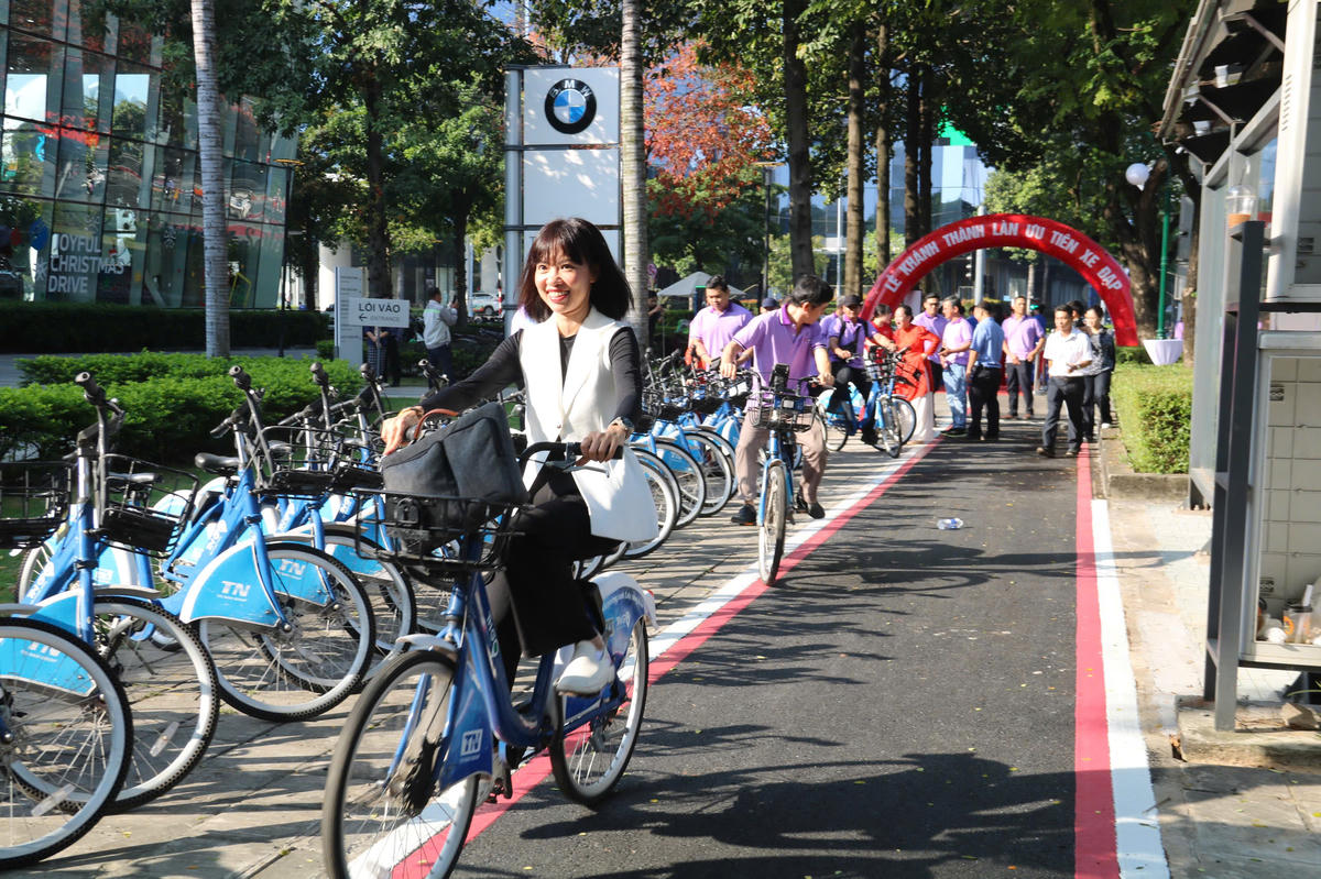 Làn đường riêng dành cho xe đạp ở TP Hồ Chí Minh. Ảnh: N.N.