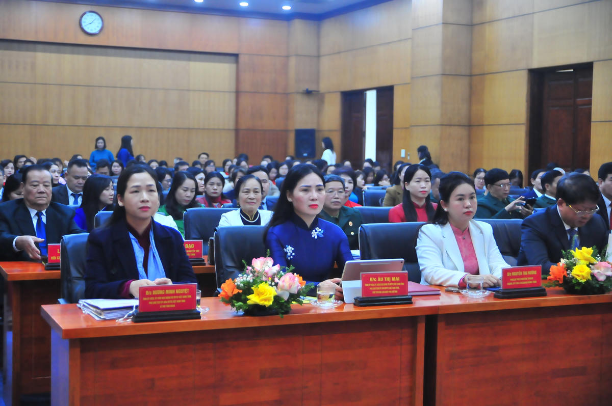 Các đại biểu dự hội nghị. Ảnh: X.T.