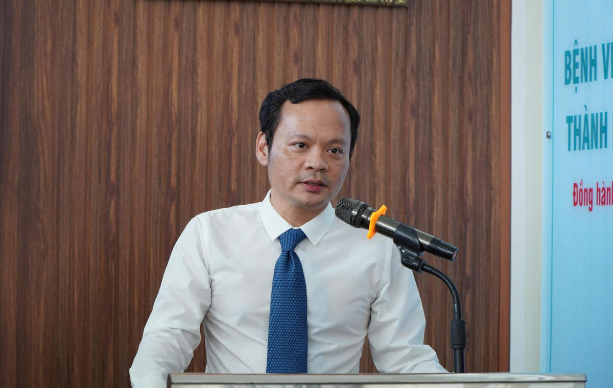 Giám đốc Sở Y tế Cần Thơ Hoàng Quốc Cường phát biểu chỉ đạo tại buổi lễ. Ảnh Tuệ Yên 