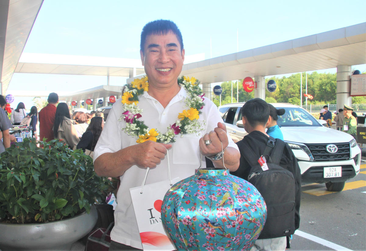 Anh Đặng Hồng Dao, hành khách đến từ Hà Nội chia sẻ. Ảnh: Nguyễn Tín.