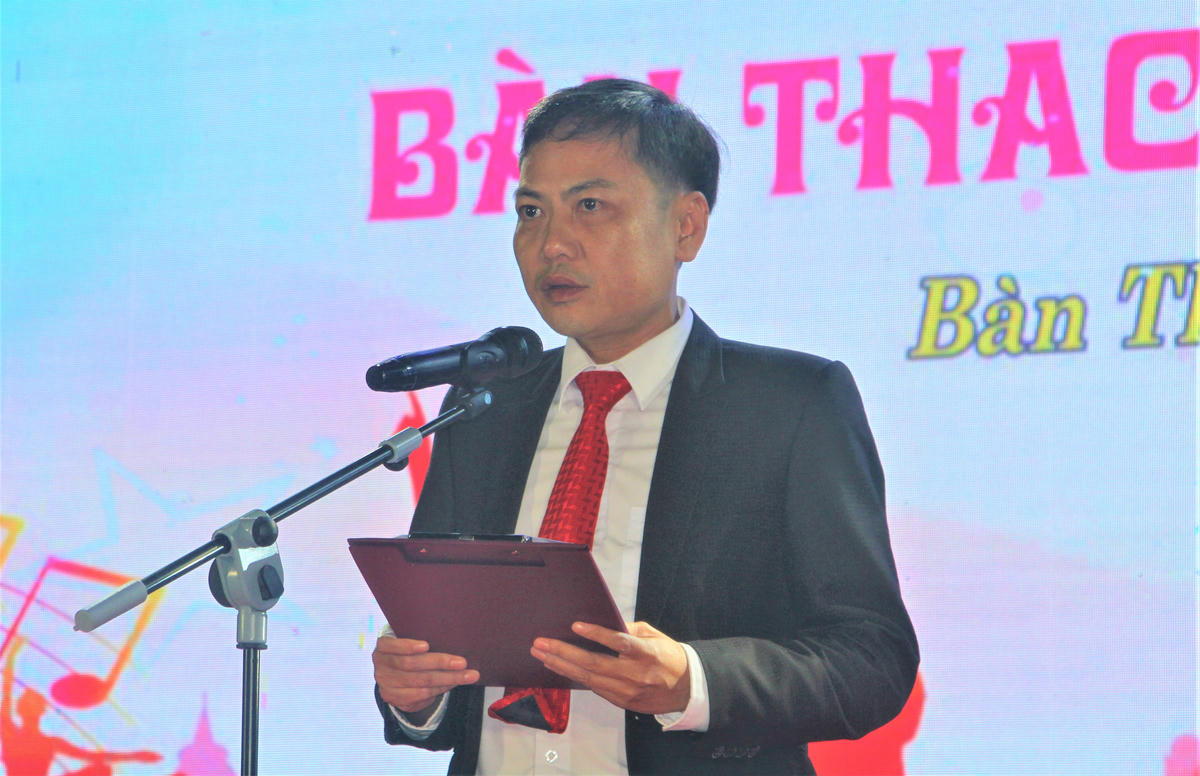 Ông Dương Văn Tuấn, Chủ tịch UBND phường Bàn Thạch phát biểu khai mạc chương trình. Ảnh: Chí Đại.