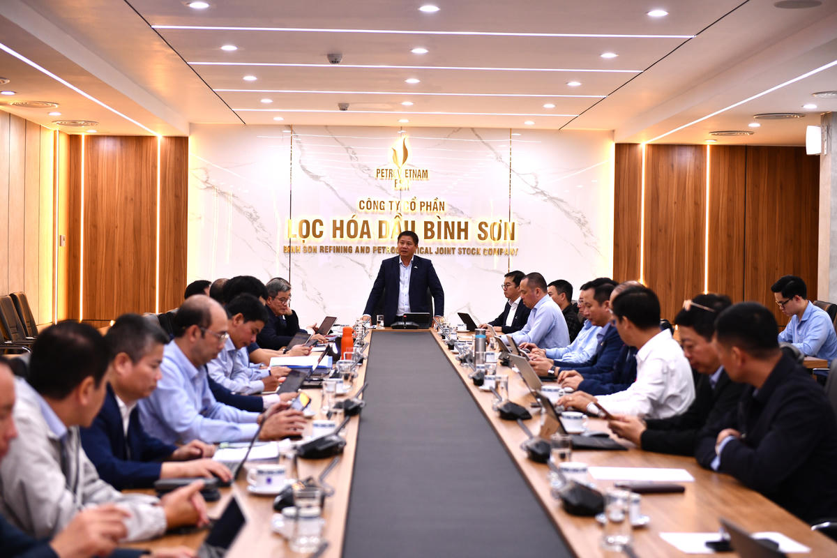 Chủ tịch HĐQT BSR Bùi Ngọc Dương chủ trì cuộc họp triển khai kế hoạch sản xuất kinh doanh năm 2026