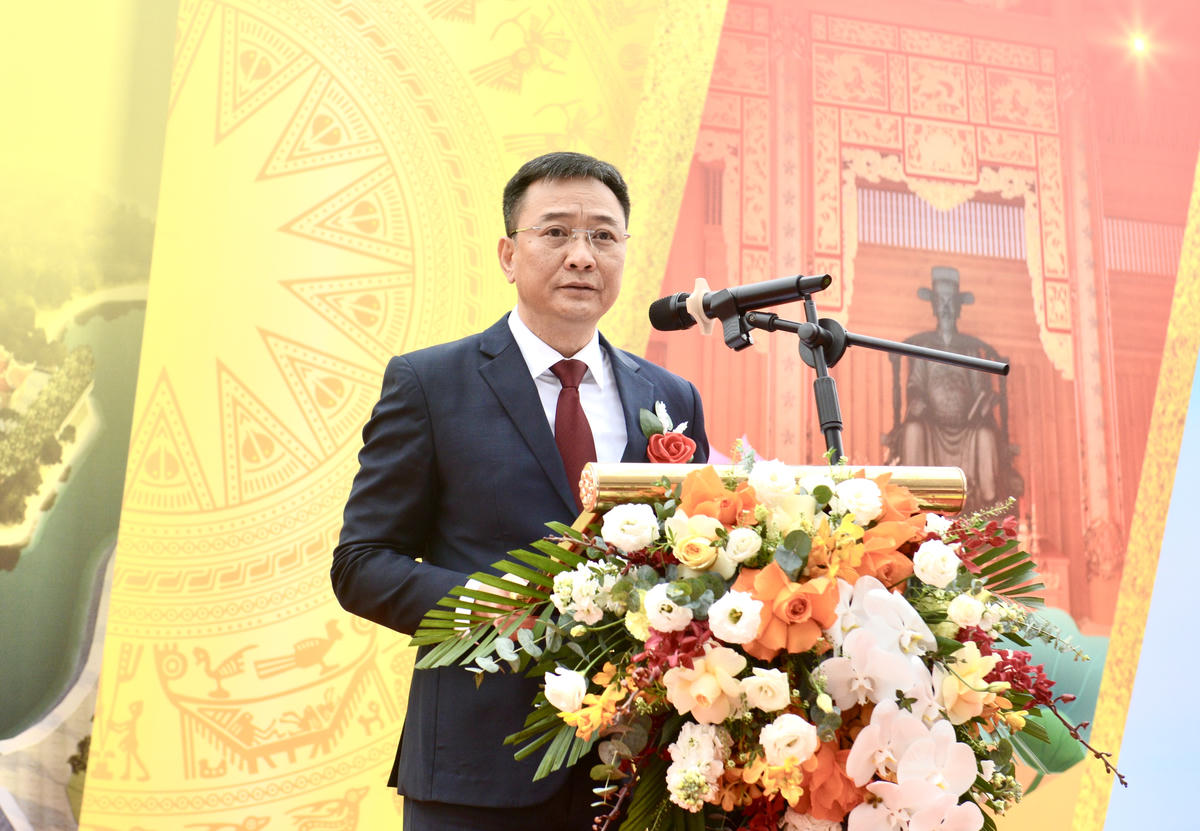 Bí thư Đảng ủy, Chủ tịch HĐND phường Hoành Bồ Nguyễn Tuấn Minh phát biểu tại lễ khánh thành. Ảnh: Ngọc Anh.