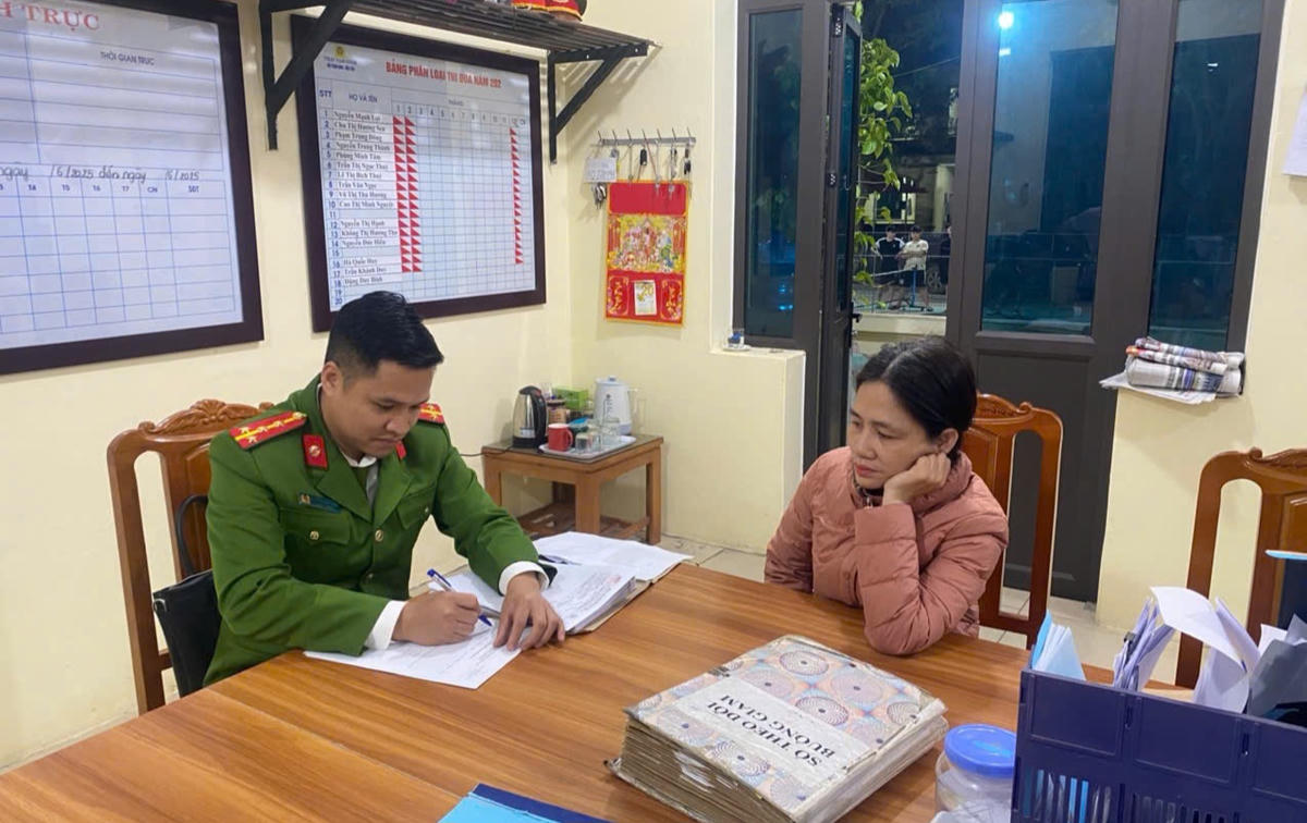 Đối tượng Lê Thị Tuyết Thanh  tại Cơ quan điều tra. Ảnh: Công an tỉnh Phú Thọ.