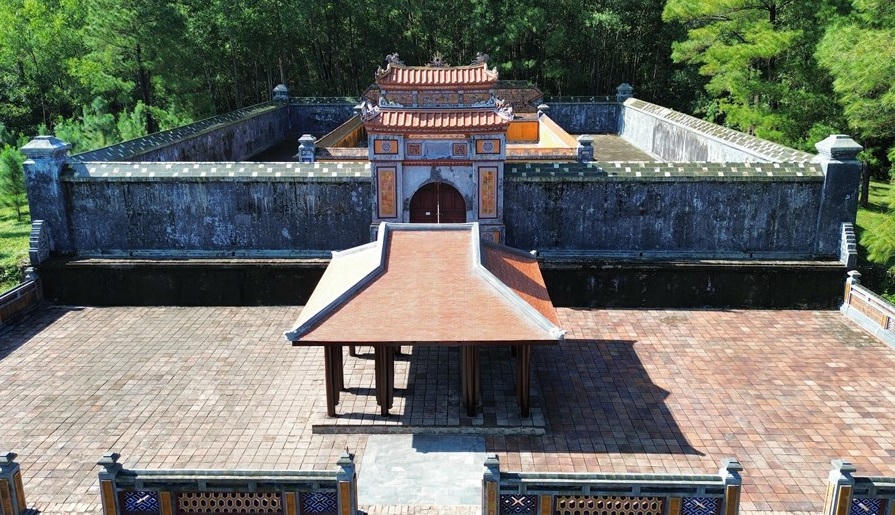 Không thể tùy tiện