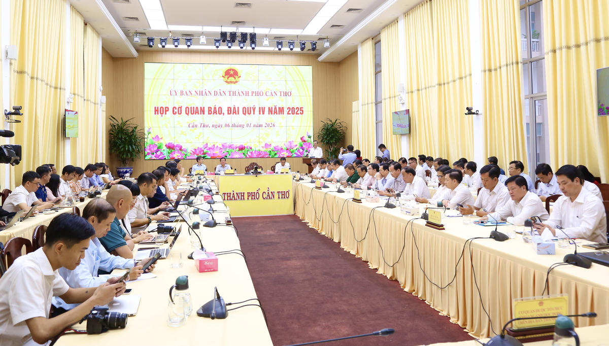 UBND TP Cần Thơ họp báo quý IV/2025. Ảnh: Thanh Tiến.