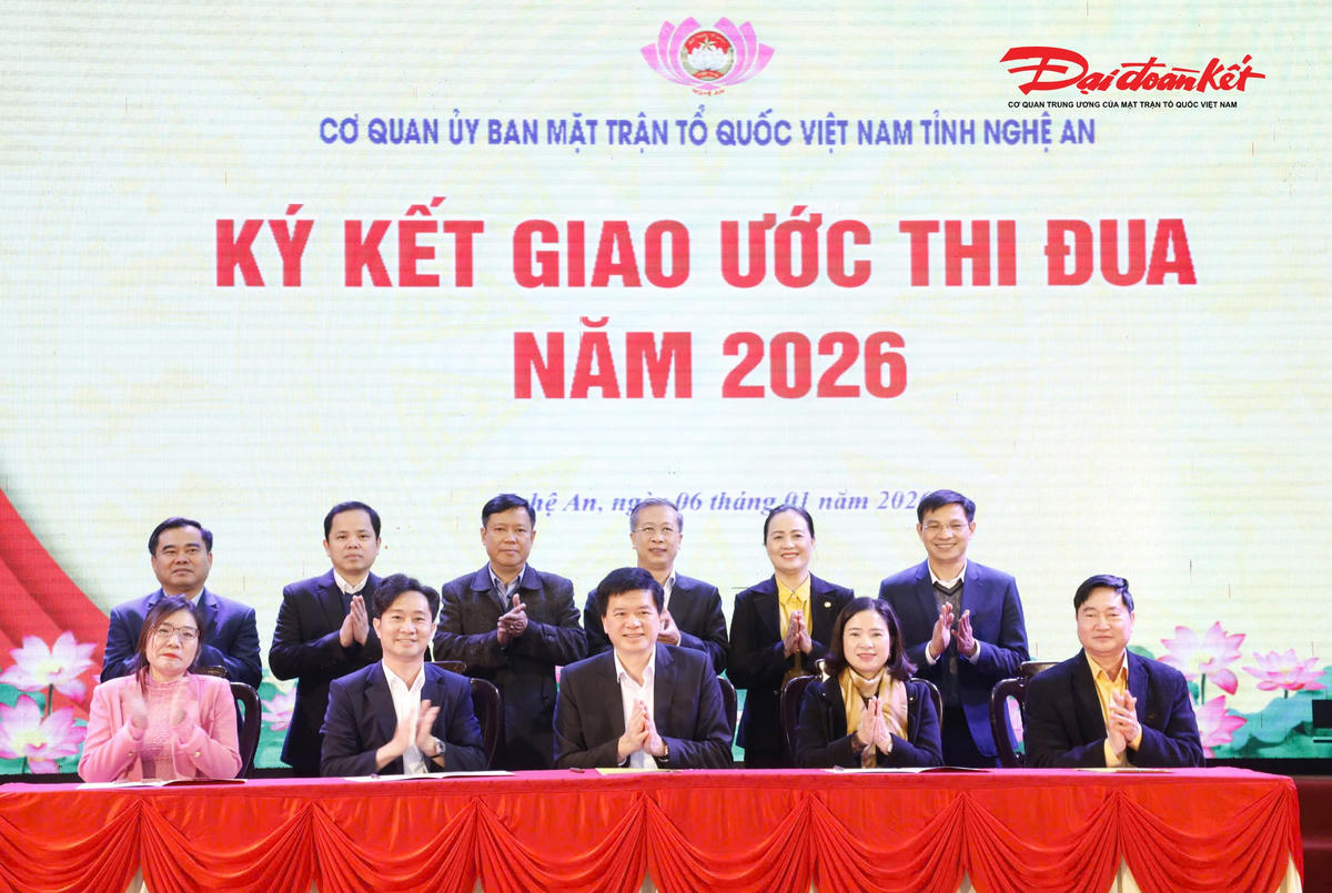 Các ban, đơn vị ký giao ước thi đua năm 2026. Ảnh: ĐB