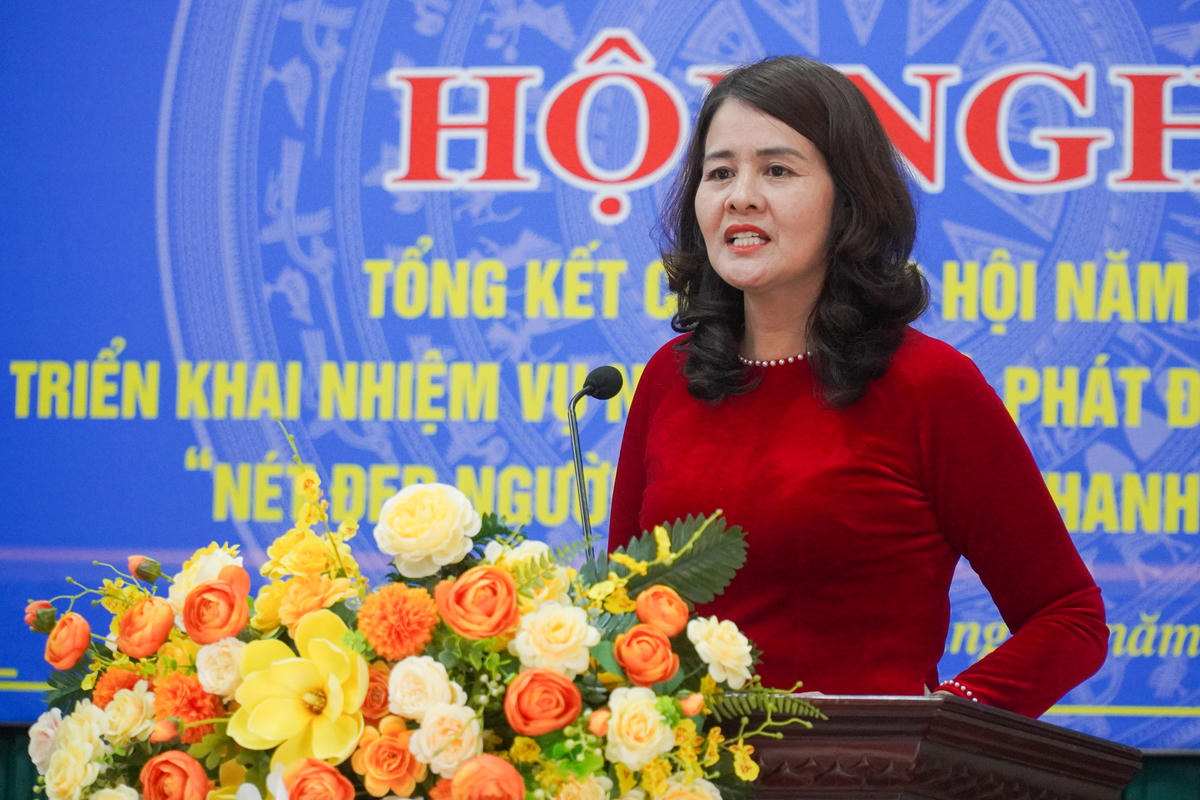 Bà Nguyễn Thị Thương - Phó Chủ tịch Thường trực Hội Nhà báo tỉnh Thanh Hóa phát biểu tại hội nghị. Ảnh: Đình Minh