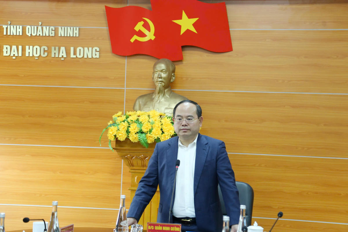 Bí thư Tỉnh ủy, Trưởng Đoàn ĐBQH tỉnh Quản Minh Cường kết luận buổi làm việc. 