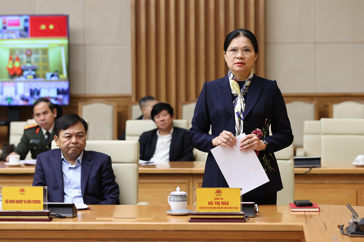 Phó Chủ tịch UBTƯ MTTQ Việt Nam Hà Thị Nga phát biểu. Ảnh: Nhật Bắc