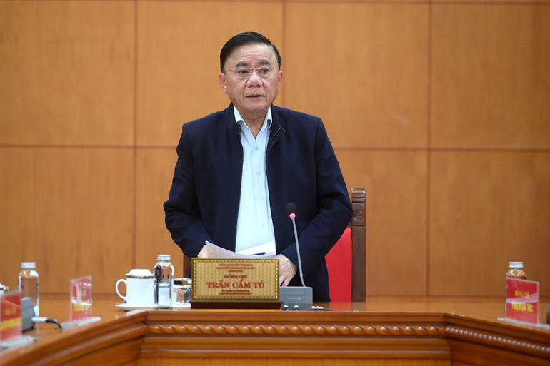 Đồng chí Thường trực Ban Bí thư Trần Cẩm Tú phát biểu tại buổi làm việc. (Ảnh: ĐĂNG KHOA)