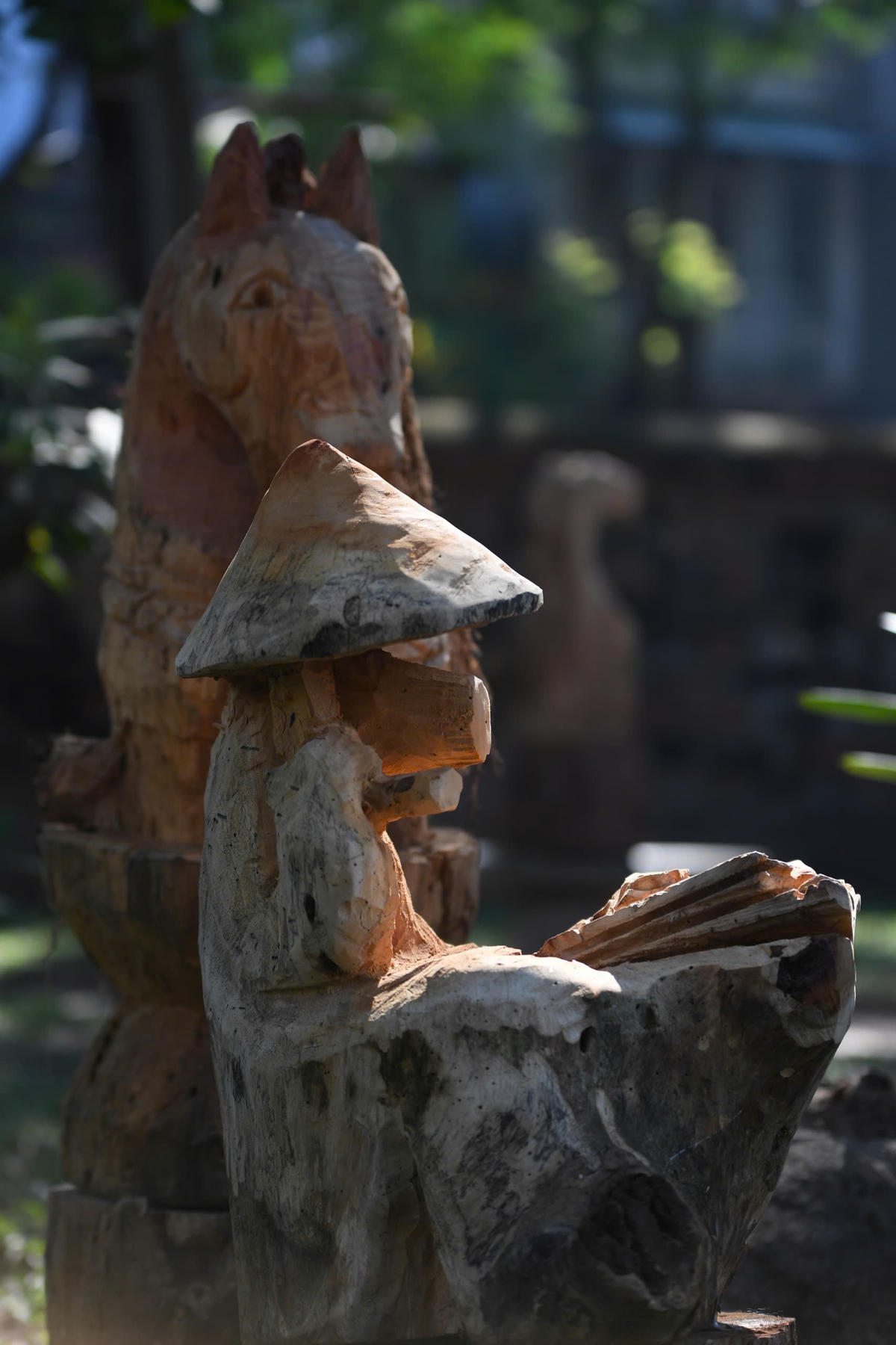 Tác phẩm ngựa đọc sách. Ảnh: Phạm Sỹ.